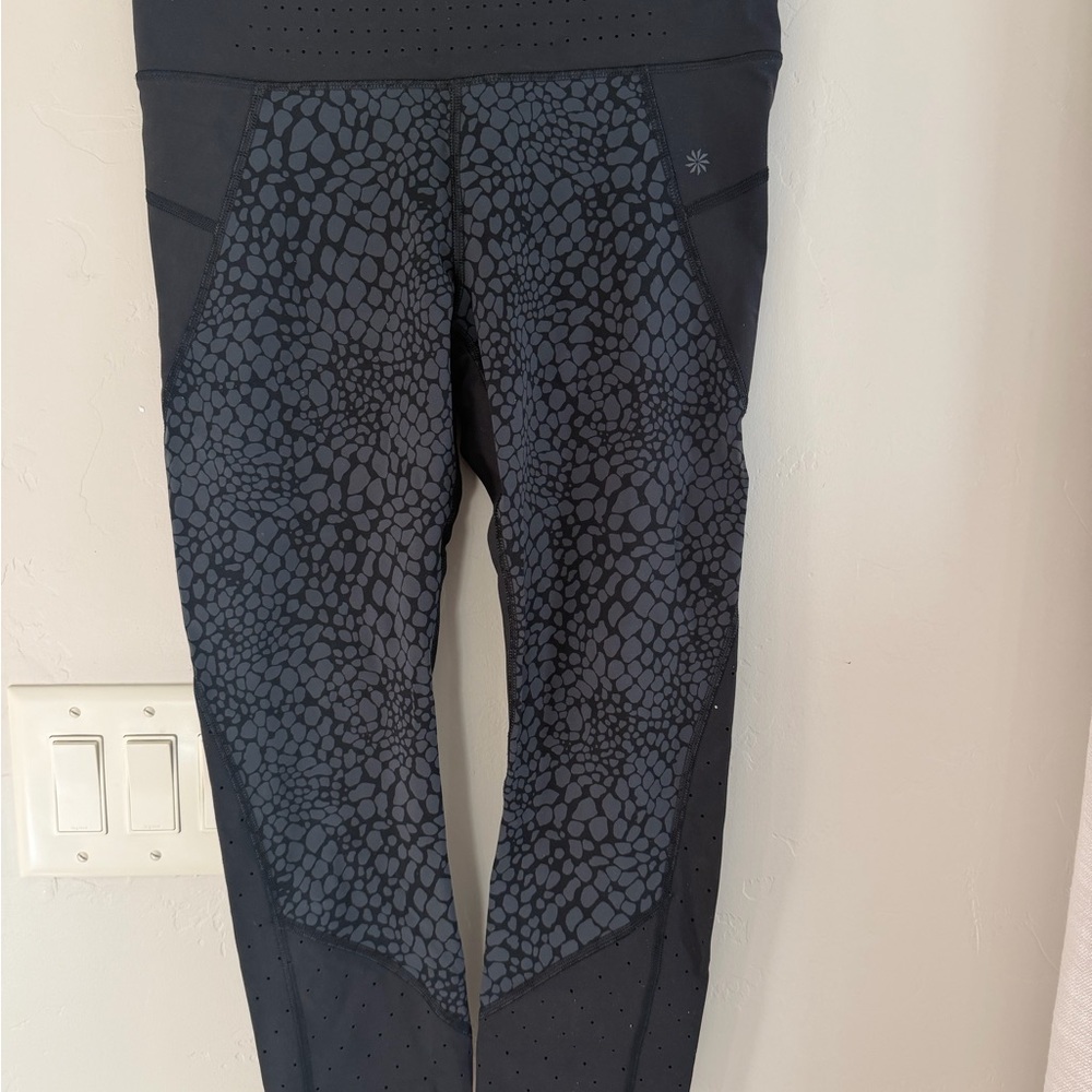 Athleta Black Grey Patterned Leggings